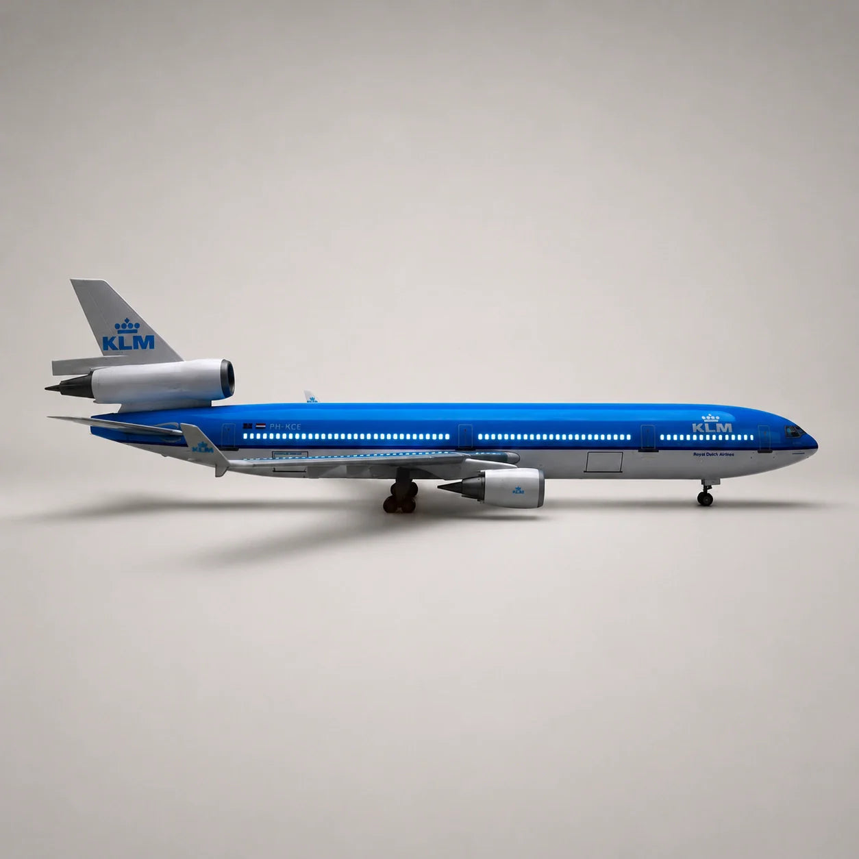 KLM Royal Dutch Airlines McDonnell Douglas MD-11 1:130 Scale Model