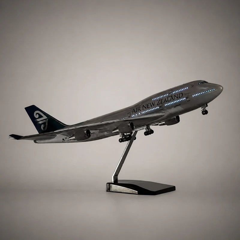 Air New Zealand Boeing 747 1:150 Scale Model
