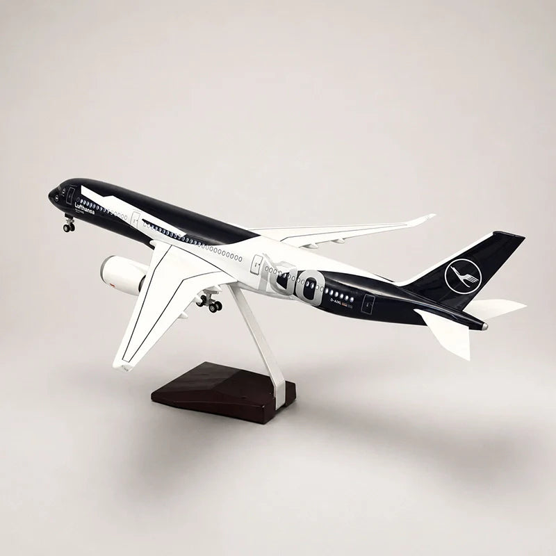 Lufthansa Airbus A350 100 Years Edition 1:142 Scale Model