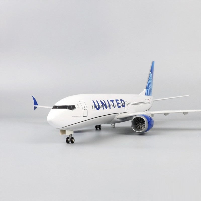 XL United Airlines Boeing 737