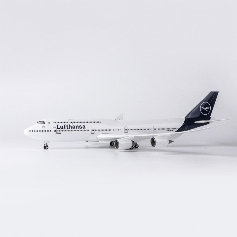 XL Lufthansa Boeing 747