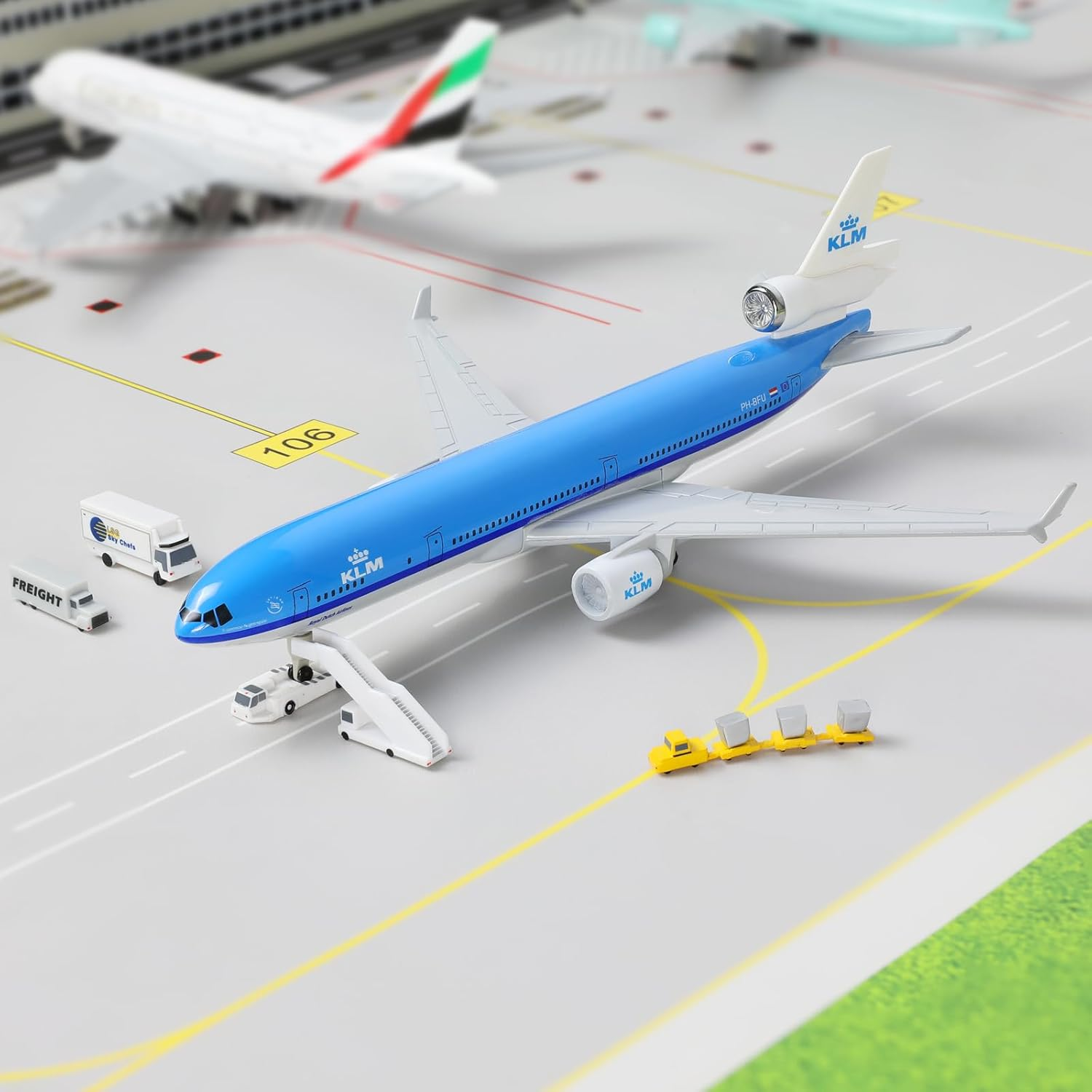KLM MD-11