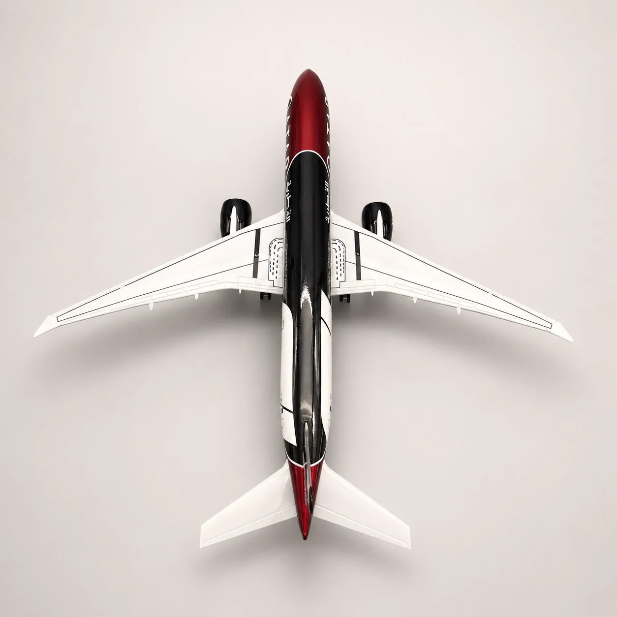 Qatar Airways Boeing 777 1:135 Scale Model