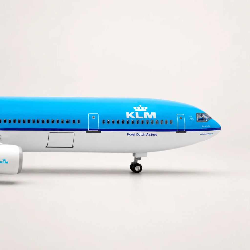KLM Royal Dutch Airlines McDonnell Douglas MD-11 1:130 Scale Model
